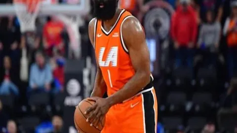 “阿勒泰国际健身盛会上演‘雪山巅峰对决’ 2025-01-13”